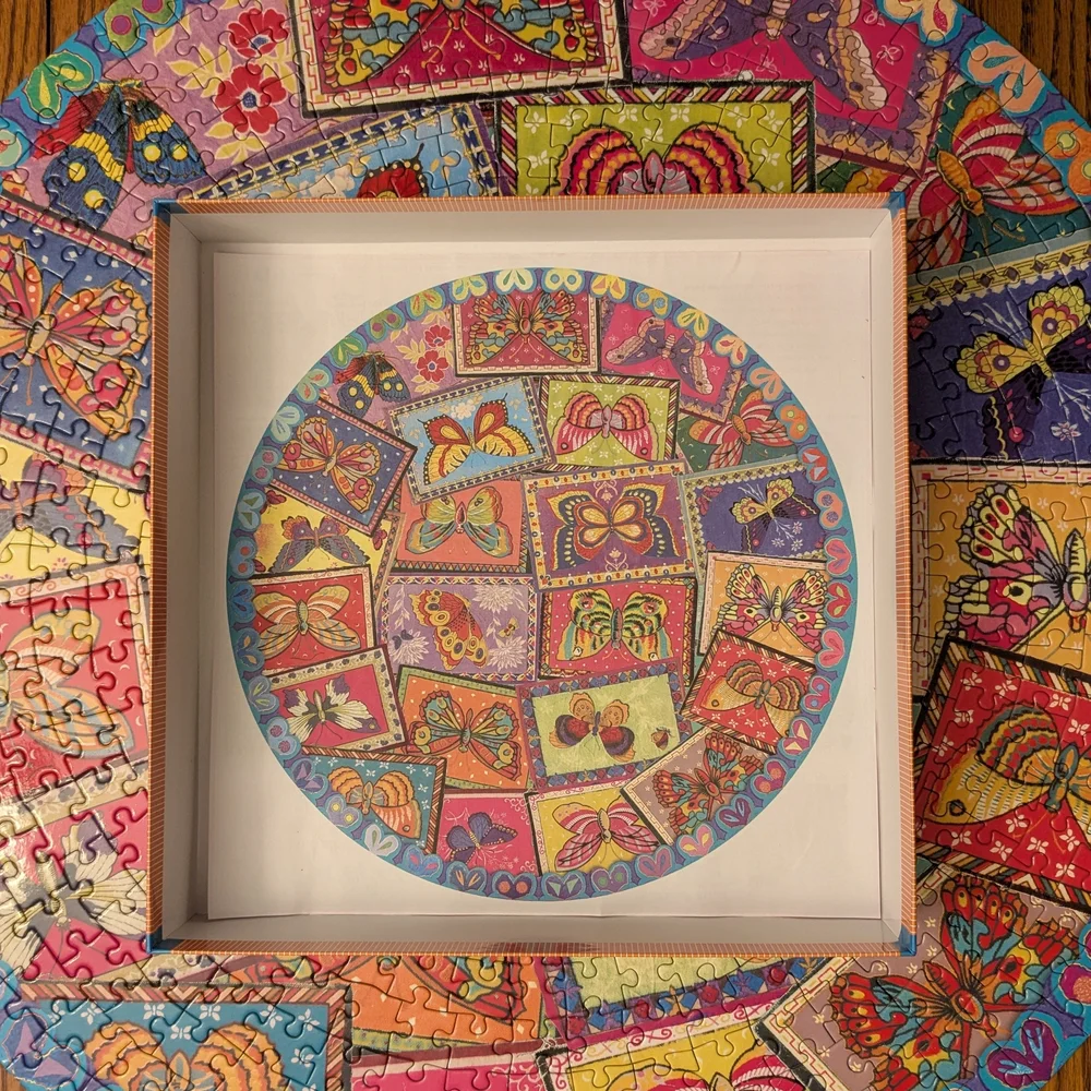 eeBoo 500-Piece Round Vintage Butterflies Puzzle - Colorful Multi - Picture 7 of 7